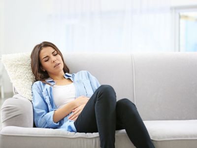 Κράμπες εμφύτευσης ή περίοδος; Πώς να ξεχωρίσετε τα συμπτώματα