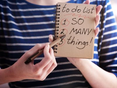 8 πράγματα που πρέπει να αγοράσετε πριν χτυπήσει το πρώτο κουδούνι