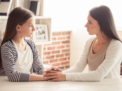 Η κόρη μου μου μιλάει άσχημα: Γιατί το κάνει και πώς να το χειριστώ σωστά;