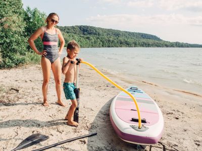 Έρευνα: Οι γονείς χρειάζονται 2,4 μέρες για να ξεκουραστούν από τις διακοπές του καλοκαιριού