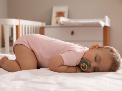 Το μωρό γυρίζει μπρούμυτα στον ύπνο: Να ανησυχήσω;