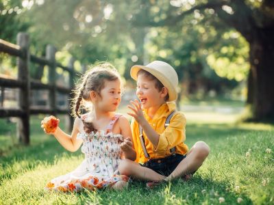 Θες το παιδί σου να τρώει περισσότερα φρούτα; Η λύση είναι πιο απλή απ’ όσο νομίζεις