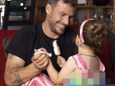 Πατέρας και κόρη: Η πιο γλυκιά ανάρτηση του Άκη Πετρετζίκη