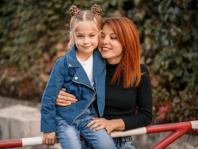 Γιατί κοστίζει περισσότερο να μεγαλώνεις κόρη απ’ ό,τι γιο;
