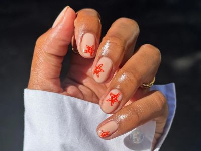 10+2 καλοκαιρινά σχέδια νυχιών για μαμάδες που θέλουν λίγο χρώμα στη ρουτίνα