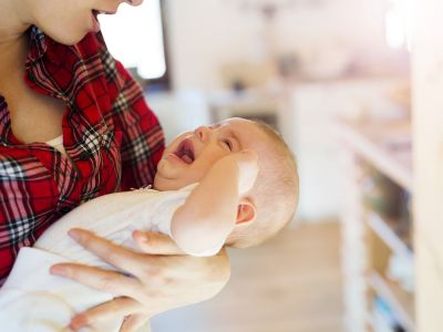 Κρυφή παλινδρόμηση σε βρέφη: Τα σημάδια που δεν πρέπει να αγνοήσετε