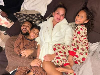 Η Chrissy Teigen μετέτρεψε κούκλα του LeBron James σε ήρωα με διαβήτη για τον γιο της Miles