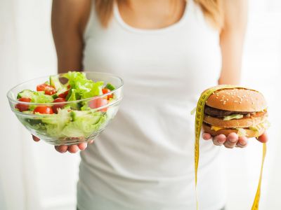 Η αποφυγή υπερεπεξεργασμένων τροφίμων κατά τη δίαιτα μπορεί να διπλασιάσει την απώλεια βάρους