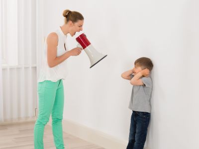 Πώς να ενθαρρύνετε την καλή συμπεριφορά χωρίς να φωνάζετε στο παιδί σας