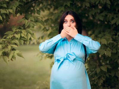 Καούρες στην εγκυμοσύνη: 5 φυσικοί τρόποι να τις ξεπεράσετε