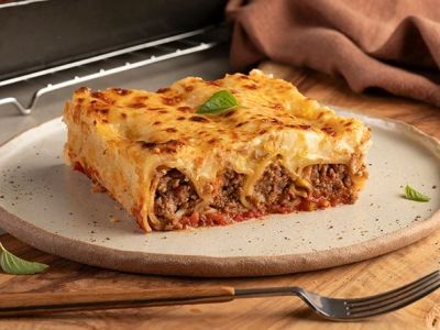 Κανελόνια με κιμά και μπεσαμέλ: Μια λαχταριστή συνταγή του Άκη