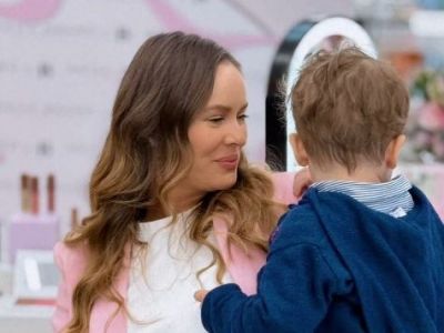 Ανίτα Μπραντ: Οι γιοι της κατασκευάζουν πλανήτες και ανακαλύπτουν το σύμπαν