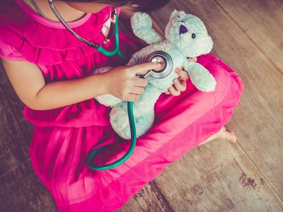 Παιχνίδι ρόλων και ενσυναίσθηση: Τι μαθαίνουν τα παιδιά μέσα από το παιχνίδι