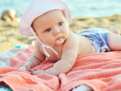 Γιατί το μωρό κάνει φούσκες με το σάλιο του; -Τι σημαίνει αυτό για την ανάπτυξή του