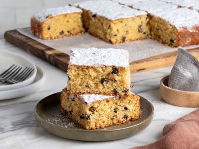 Αφράτη φανουρόπιτα που δεν τρίβεται