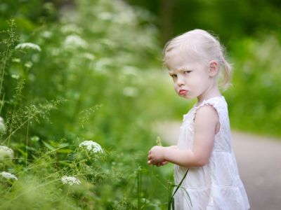 7 «μαγικές» φράσεις που ηρεμούν τα παιδιά από τα ξεσπάσματά τους