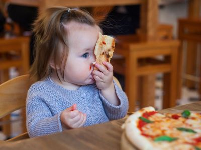 Τα πρότυπα διατροφής για μωρά γίνονται πιο υγιεινά - Τι αλλάζει;