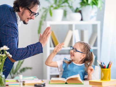 Οδηγός για γονείς: 8 στρατηγικές σχολικής προετοιμασίας για παιδιά με ΔΕΠΥ