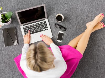 Πνιγμένες στα σχολικά emails; Μην ανησυχείτε δεν είστε μόνες