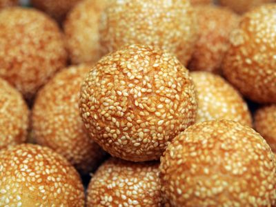 Επιστροφή στα θρανία με το πιο θρεπτικό κολατσιό που θα φτιάξετε με μπανάνα και σουσάμι