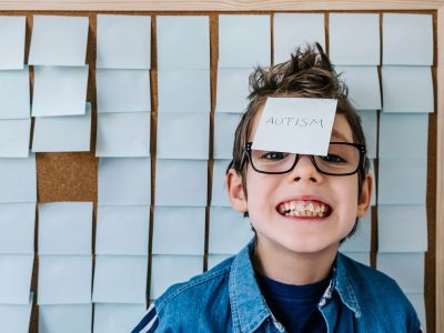Τι πρέπει να ξέρετε σχετικά με τη σύνδεση ανάμεσα στον αυτισμό και την ιδεοψυχαναγκαστική διαταραχή