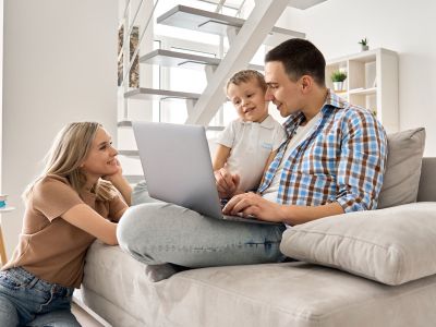 Ο γιος μου ακούει τον μπαμπά του αλλά όχι εμένα κι ο λόγος είναι απλός