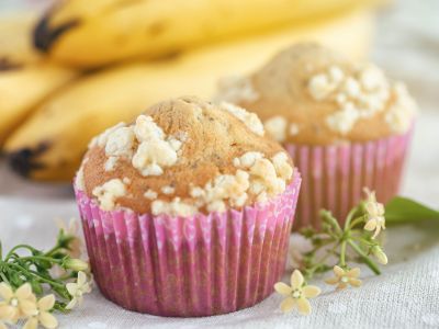 Muffins με μπανάνα και crumble: Το πιο νόστιμο κολατσιό για το σχολείο