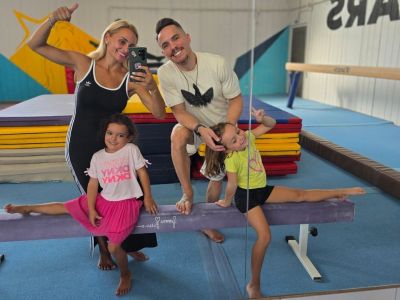 Η «μπομπομάστορας» Λένια σε ρόλο επόπτη εργοταξίου - Η φώτο που δημοσίευσε ο Λευτέρης Πετρούνιας