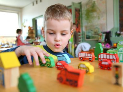 Πότε είναι η κατάλληλη στιγμή για να ξεκινήσει ένα παιδί το σχολείο;