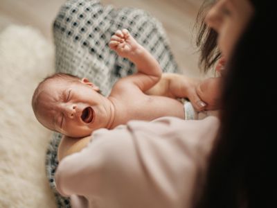 Τι είναι το Σύνδρομο Ανατάραξης Μωρού και τι προκαλεί στο παιδί;