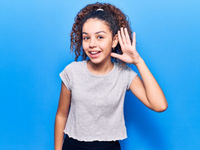 Τεστ ακοής σε παιδιά: Κάθε πότε χρειάζεται να γίνεται και τι πρέπει να προσέχουν οι γονείς;