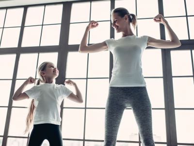 Η σχολική χρονιά ξεκινά δυναμικά: Fitness συνήθειες για μαμάδες και παιδιά