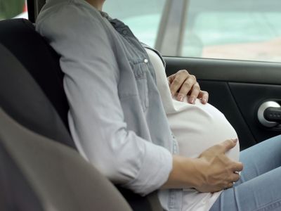 Συγκινητικό βίντεο: Η ΕΛ.ΑΣ. βοήθησε μια μαμά που γεννούσε να φτάσει έγκαιρα στο μαιευτήριο