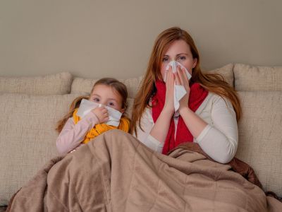 Παιδιά και ιώσεις: Οι στρατηγικές πρόληψης που προτείνουν οι ειδικοί