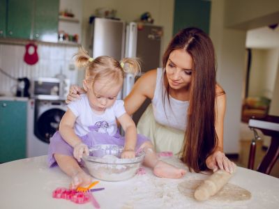 Οι γονείς έχουν μόνο το 10% της εβδομάδας για τον εαυτό τους- αλλά οι περισσότεροι δεν θα το άλλαζαν