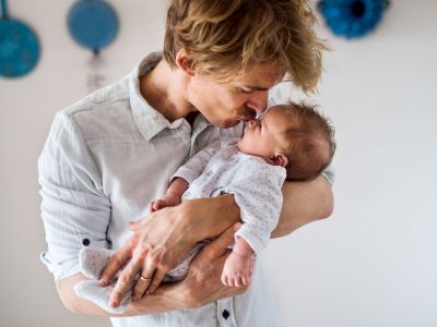 6 τρόποι να ενθαρρύνετε και να στηρίξετε τους νέους μπαμπάδες