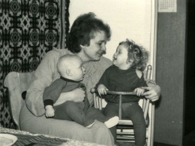 Οι φράσεις που μεγάλωσαν γενιές Ελλήνων παιδιών (και συνεχίζουν…)