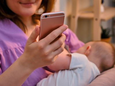 Στη μαμά που ψάχνει στις 3 το πρωί στο Google «είναι φυσιολογικό να...;» - Αυτό είναι για σένα