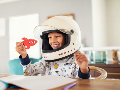 Πώς να δημιουργήσετε ένα χώρο παιχνιδιού που καλλιεργεί την περιέργεια του παιδιού