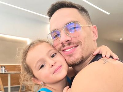 Λευτέρης Πετρούνιας: «Μαντέψτε σε ποιον από τους δύο λείπει δόντι» - Η αστεία ανάρτηση με την Σοφία