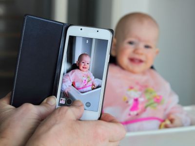 Η τάση στα social media που ανησυχεί τους ψυχολόγους και αφορά όλους τους γονείς