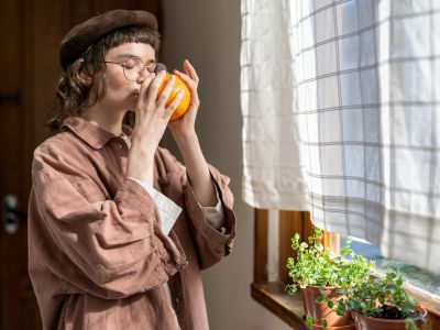 Η καλύτερη ώρα να παίρνετε τη βιταμίνη C για μέγιστη απορρόφηση, σύμφωνα με διαιτολόγους