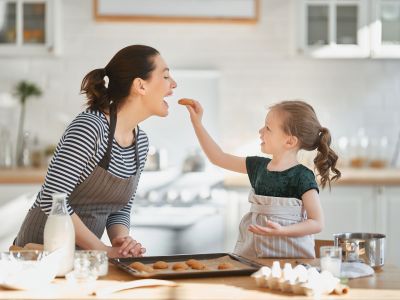 Μαγειρική με παιδιά: 5 λόγοι που είναι η πιο όμορφη οικογενειακή δραστηριότητα