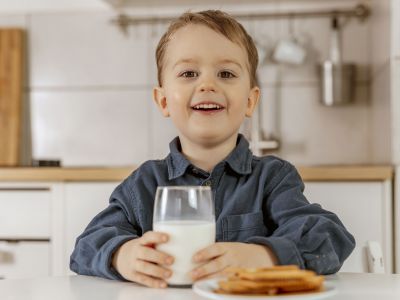 Ασβέστιο: Το συστατικό που χρειάζονται τα παιδιά και οι έφηβοι για την ανάπτυξη των οστών