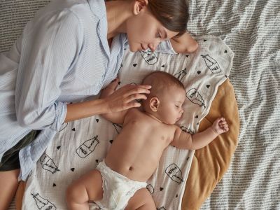 «Να τι πάει λάθος με τα παιδιά στις μέρες μας»- Δες τι απάντησε μαμά που κοιμάται μαζί με 3 παιδιά