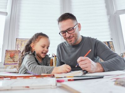 Μπαμπά, το σχολείο δεν είναι μόνο δουλειά της μαμάς