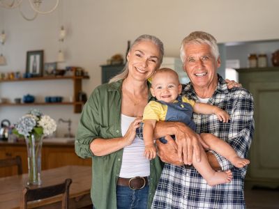 Ο Νο.1 κανόνας που πρέπει να θέσουν οι γονείς για να καθορίσουν υγιή όρια με τους παππούδες