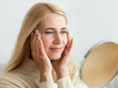 Διατηρήστε τη λάμψη της επιδερμίδας σας όσο μεγαλώνετε με αυτό το θρεπτικό συστατικό