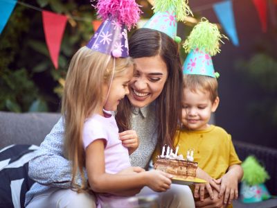 Το ομολογώ: έχω κουραστεί με τα παιδικά πάρτι - υπερπαραγωγή