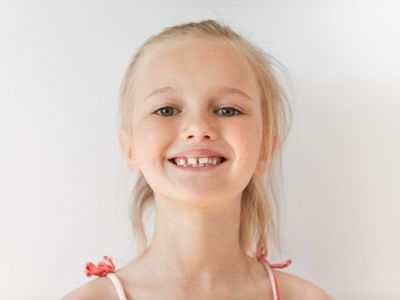 Back to School με χαμόγελο: Ξεκινώντας τη σχολική χρονιά με σωστές συνήθειες στοματικής υγιεινής